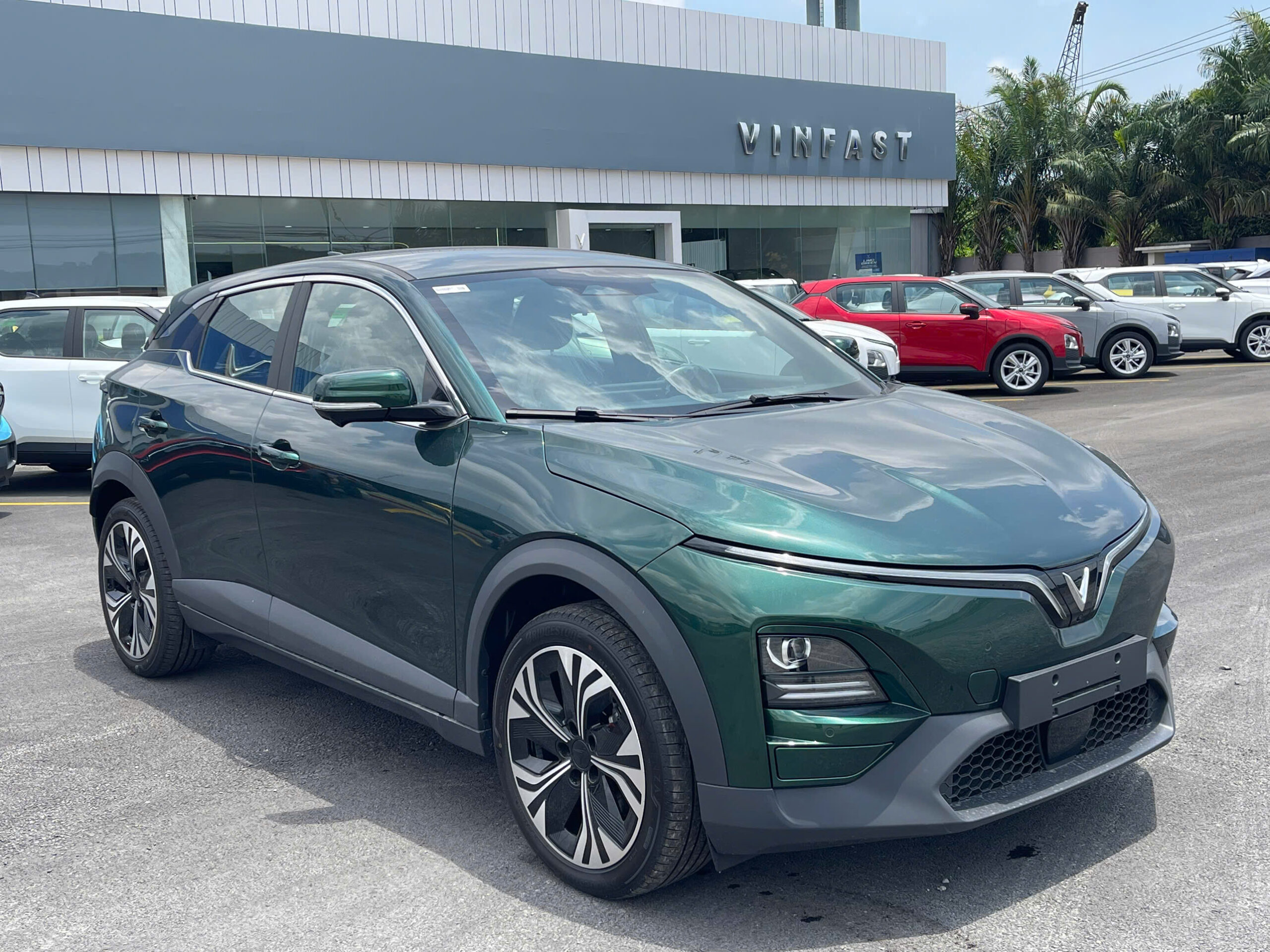 VinFast VF6 giá bán 2025 ngoại thất hiện đại VinFast VF6 giá bán 2025 ngoại thất hiện đại